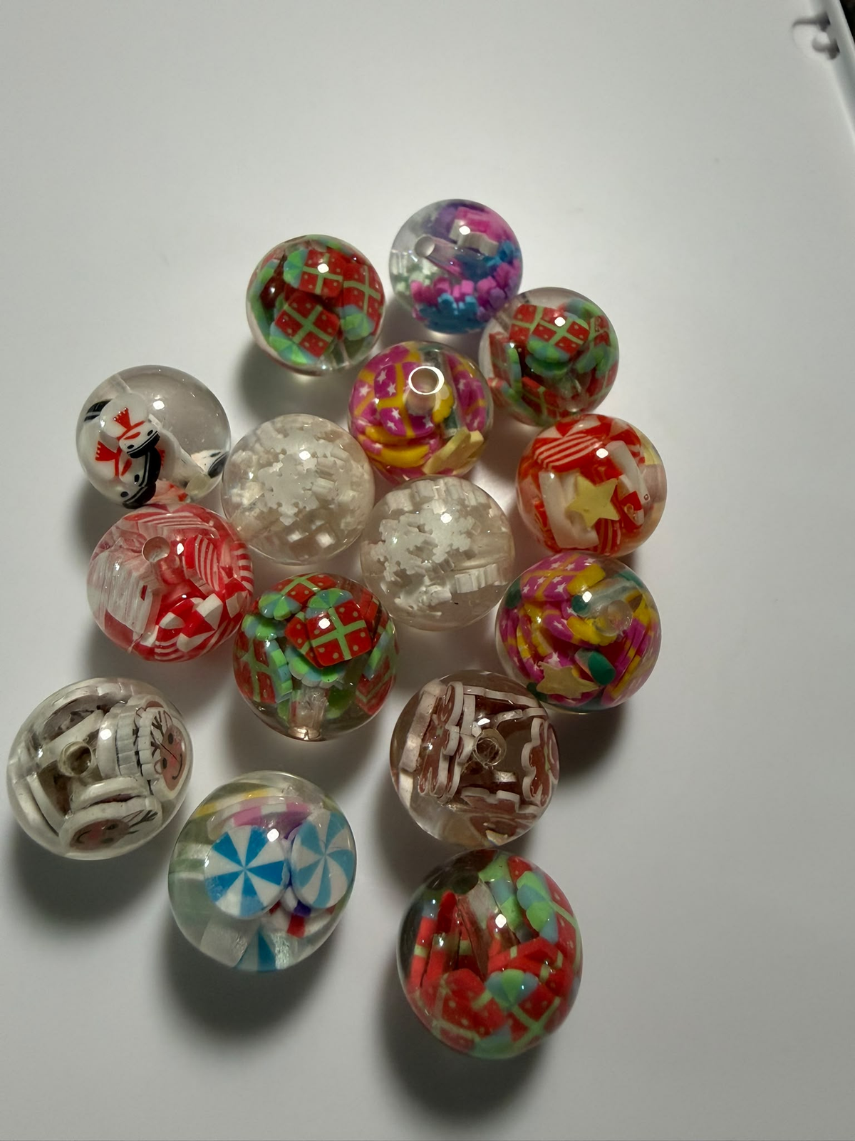 16MM Resin Beads with Christmas Charms Inside (10 PCS)